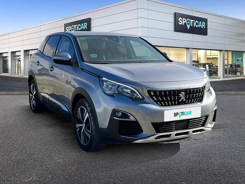 Usado Peugeot 3008 Allure 130 CV (95 kW) 2019 Gris SUV