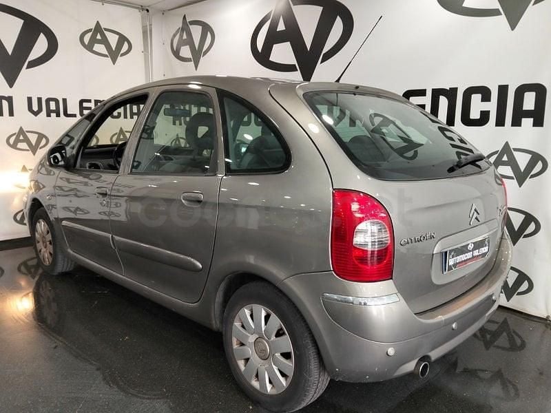 Usado Citroën Xsara Picasso Exclusive 92 CV (67 kW) 2011 Beige Monovolumen