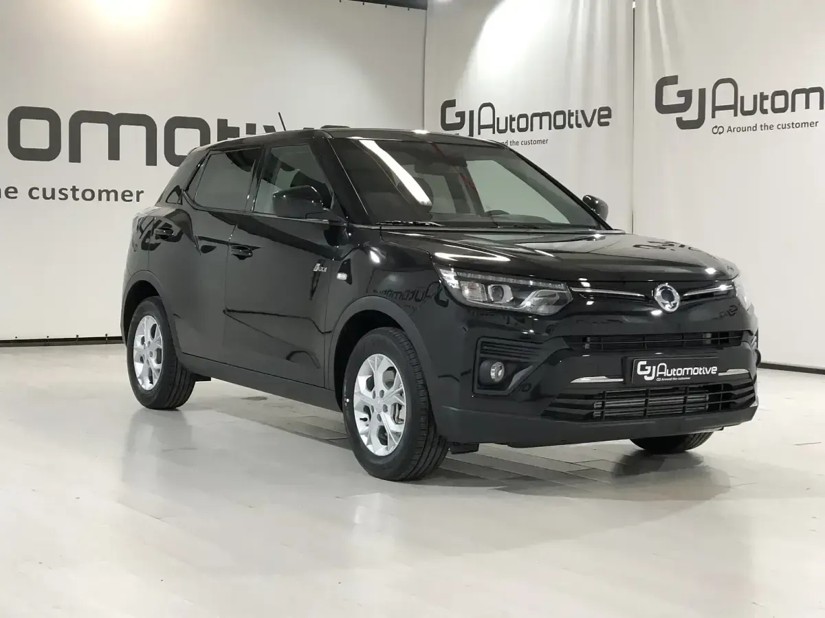 Usado SsangYong Tivoli 115 CV (84 kW) 2016 Negro SUV