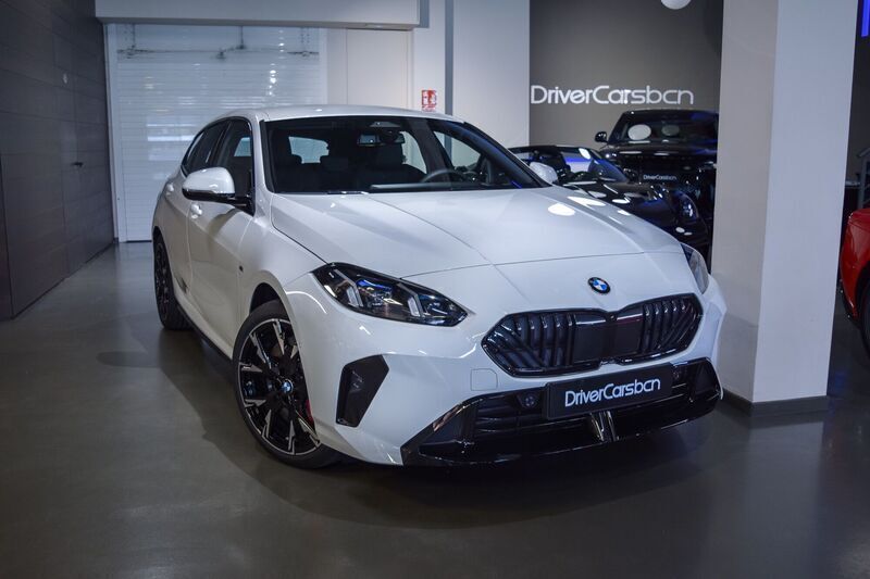 Blanco Usado 2024 BMW 120 M Sport Utilitario | 46.900 € - Imagen 1/4