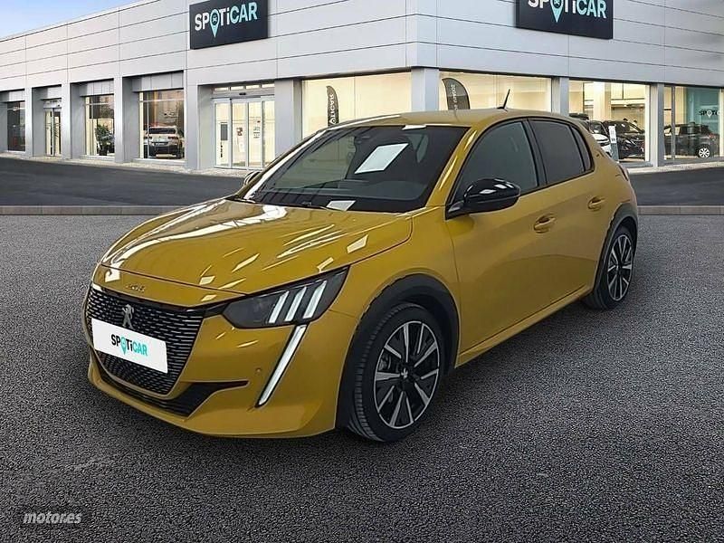 Amarillo Usado 2024 Peugeot 208 GT Utilitario | 18.900 € (Un poco caro) - Imagen 1/4