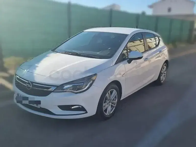 Usado Opel Astra Business 110 CV (80 kW) 2018 Blanco Berlina