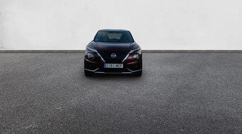 Usado Nissan Juke N-Connecta 143 CV (105 kW) 2022 Burgundy (metalizado) techo di SUV