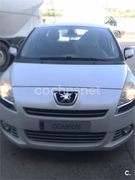 Blanco Usado 2010 Peugeot 5008 Monovolumen | 6100 € (Precio justo) - Imagen 1/4