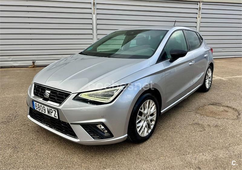 Gris / plata Usado 2024 Seat Ibiza Style Berlina | 17.500 € (Precio justo) - Imagen 1/4