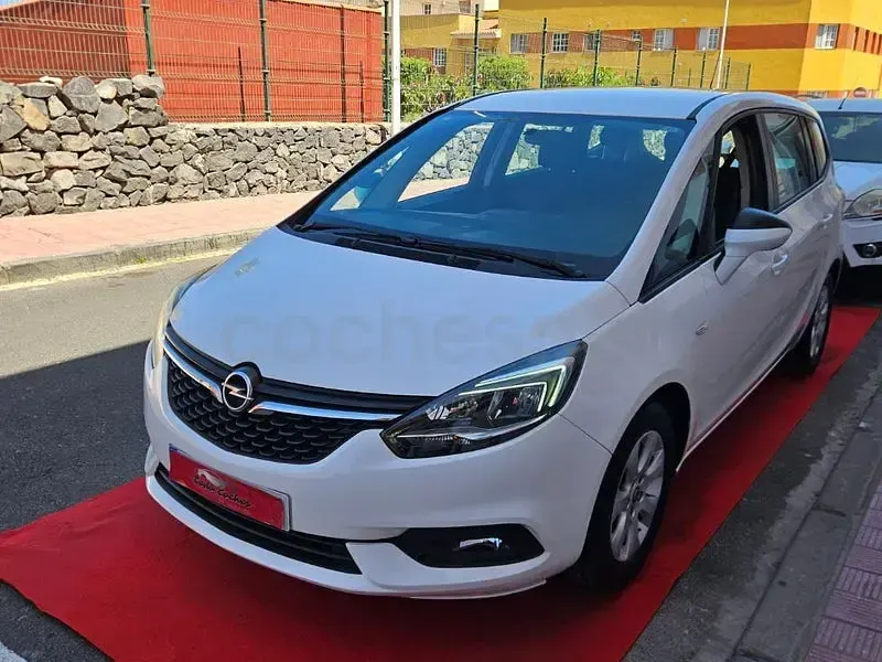 Usado Opel Zafira Excellence 140 CV (102 kW) 2018 Blanco Monovolumen