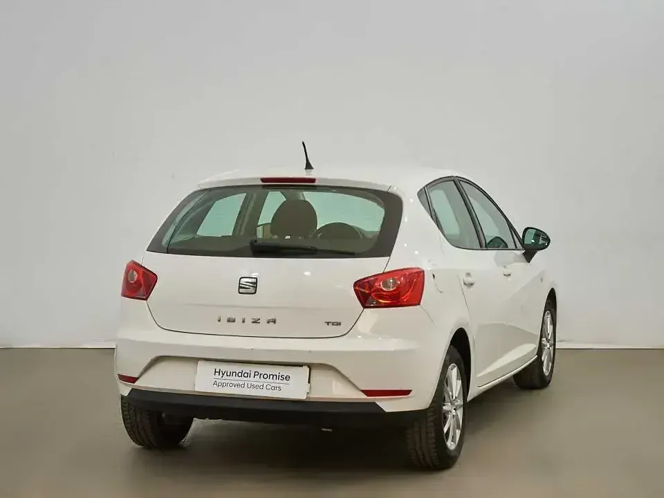 Usado Seat Ibiza Style 105 CV (77 kW) 2017 Blanco Berlina