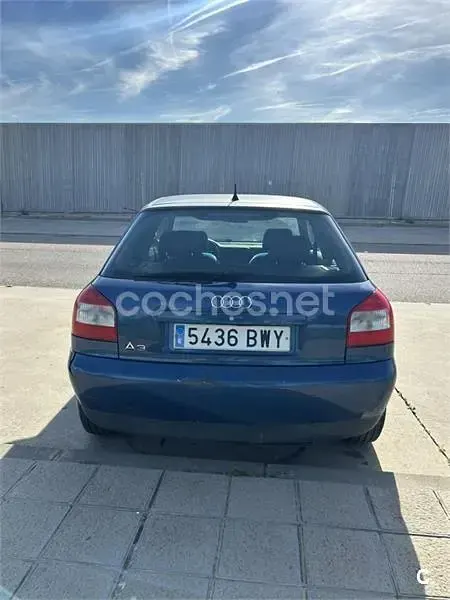 Usado Audi A3 Ambiente 102 CV (75 kW) 2002 Azul Utilitario