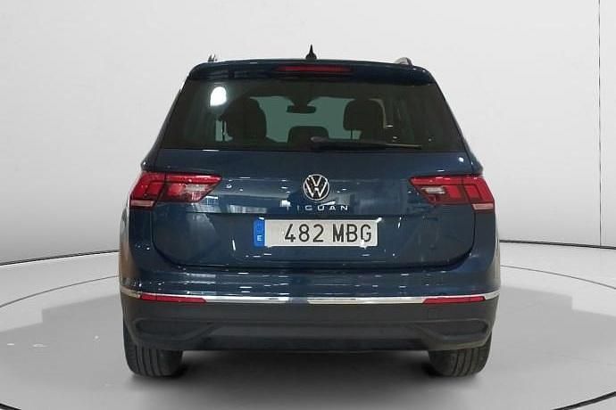 Usado VW Tiguan Life 150 CV (110 kW) 2022 Negro SUV