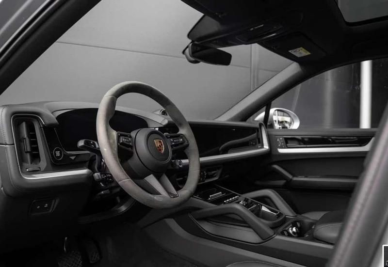 Usado Porsche Cayenne 470 CV (345 kW) 2024 Plateado SUV