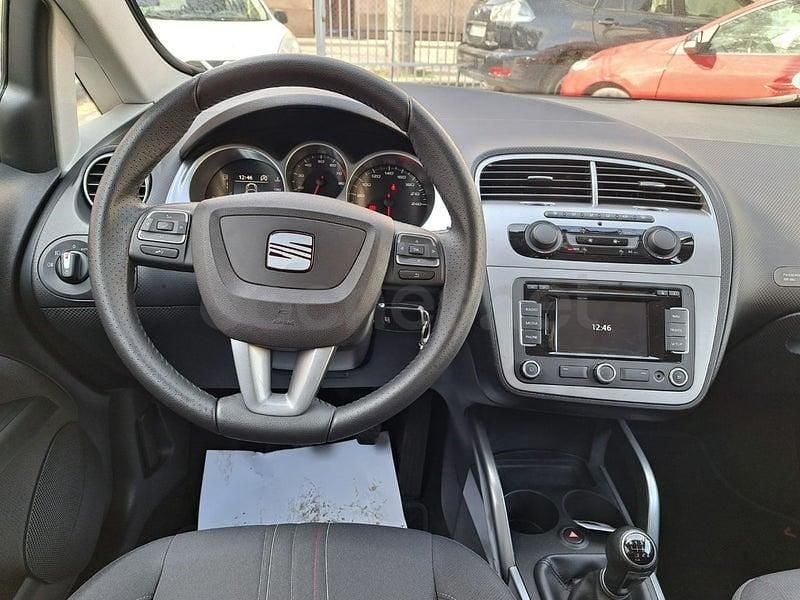 Usado Seat Altea Style 105 CV (77 kW) 2013 Blanco Monovolumen