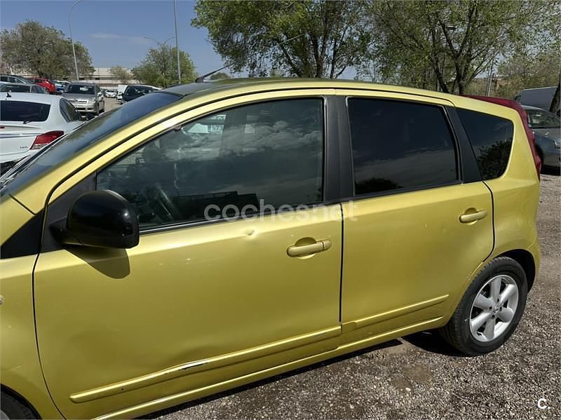 Usado Nissan Note Acenta 86 CV (63 kW) 2007 Amarillo Utilitario