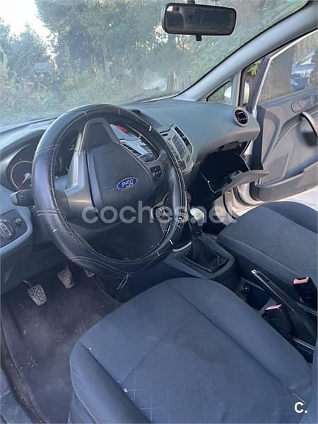 Gris / plata Usado 2008 Ford Fiesta Ambiente Utilitario | 2700 € (Precio justo) - Imagen 1/4