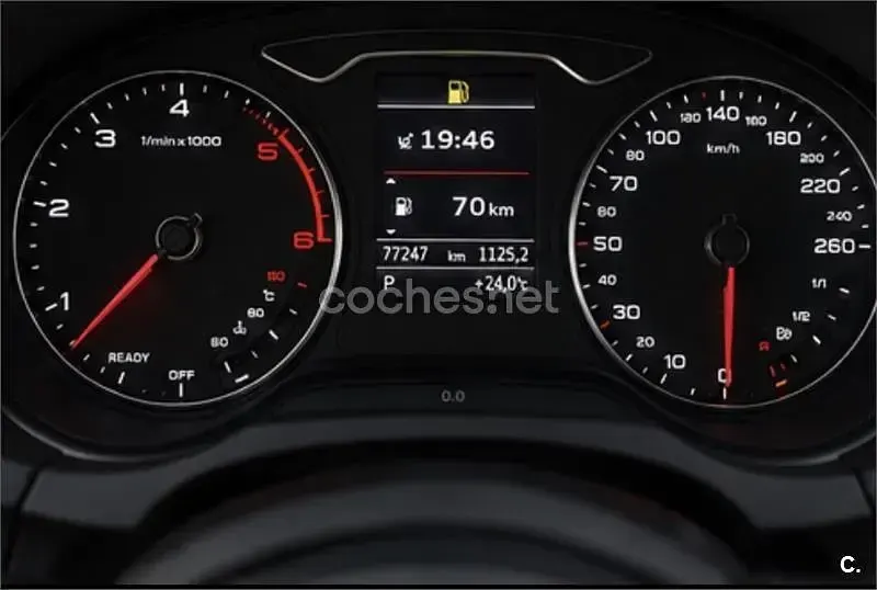 Usado Audi A3 116 CV (85 kW) 2018 Gris / plata Berlina