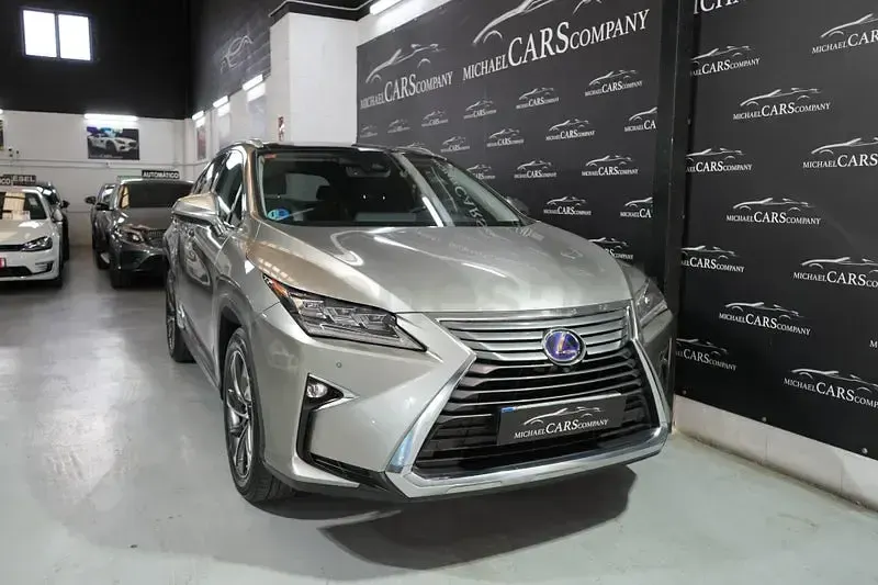 Usado Lexus RX450h Executive Line 313 CV (230 kW) 2018 Gris / plata SUV