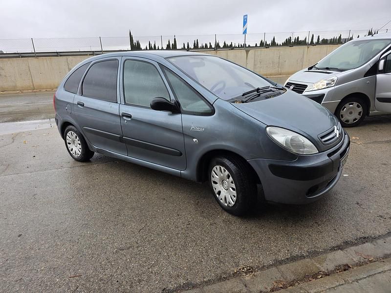 Usado Citroën Xsara Picasso 110 CV (80 kW) 2008 Azul Monovolumen