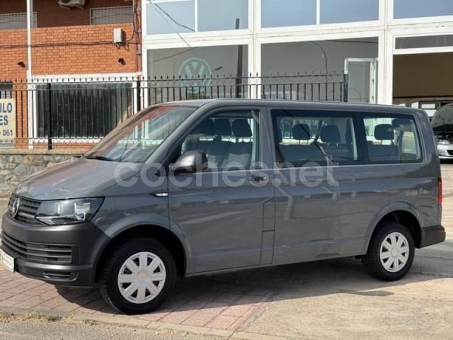 Gris / plata Usado 2016 VW Caravelle Trendline Monovolumen | 24.500 € (Precio justo) - Imagen 1/4
