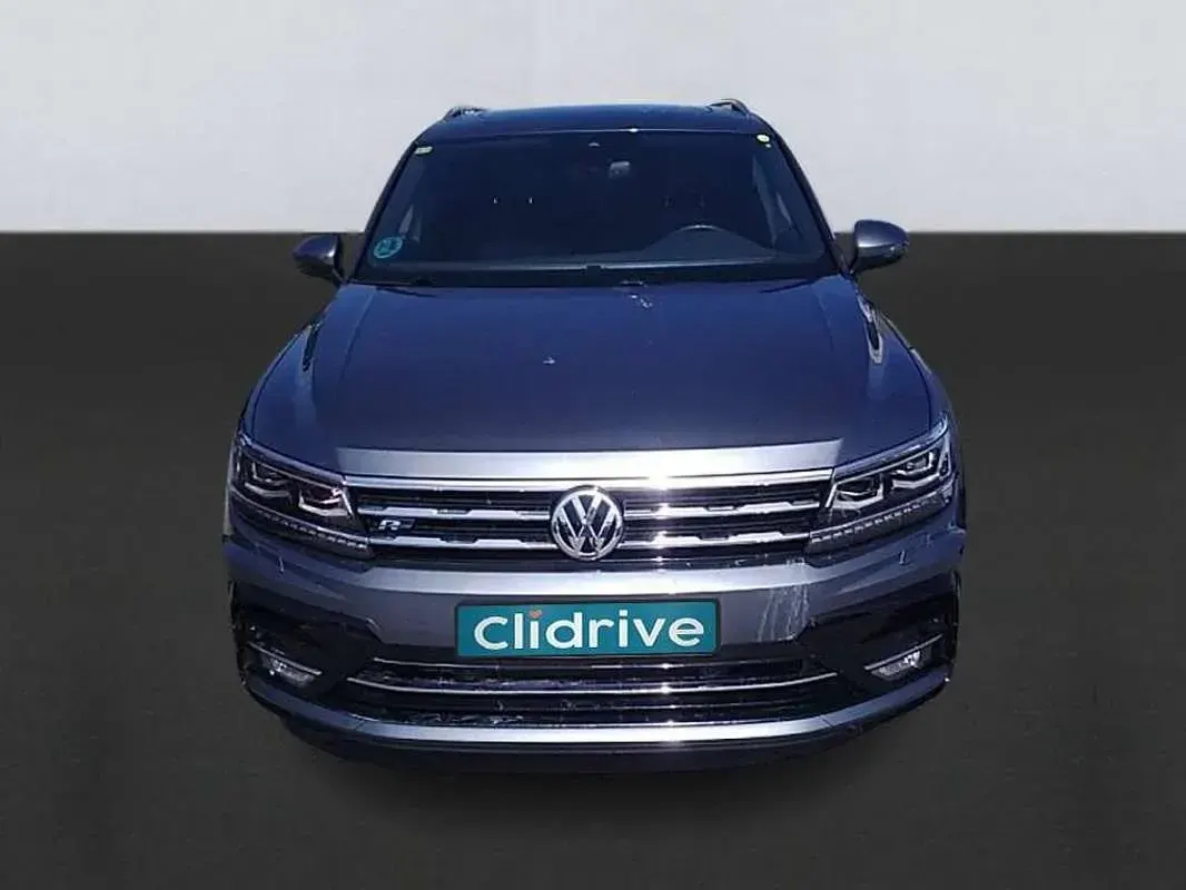 Begagnad VW Tiguan Allspace R-line 150 HK (110 kW) 2020 Grå SUV