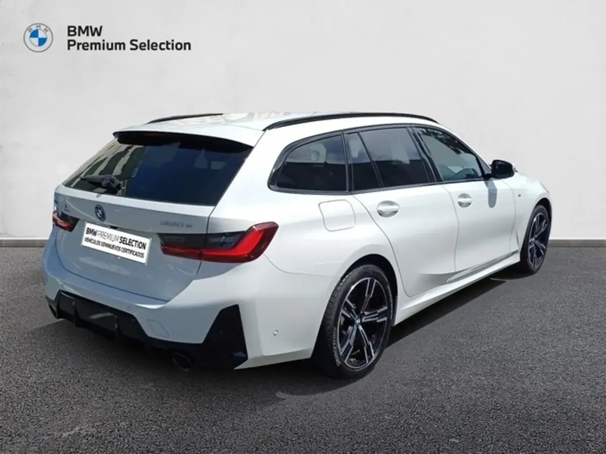 Usado BMW 330e Comfort Edition 292 CV (214 kW) 2025 Blanco Familiar