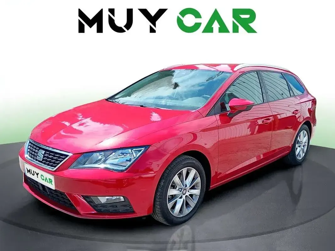 Usado Seat Leon ST Style 131 CV (96 kW) 2020 Rojo Familiar