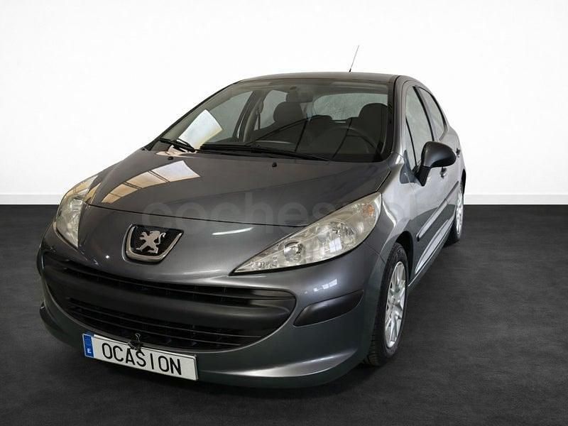 Usado Peugeot 207 Business-Line 75 CV (55 kW) 2010 Gris / plata Berlina