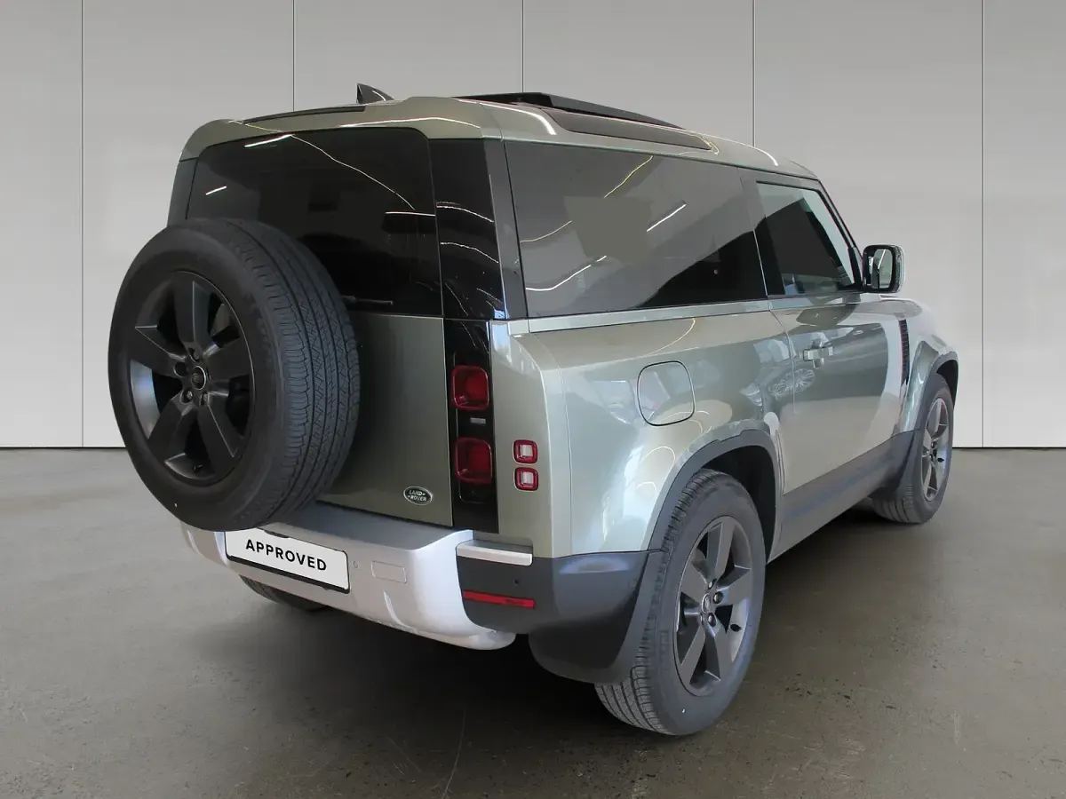 Usado Land Rover Defender SE Dynamic 249 CV (183 kW) 2025 Pangea green SUV