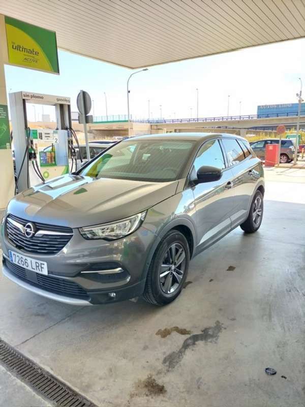 Usado Opel Grandland X Design & Tech 131 CV (96 kW) 2021 Gris SUV