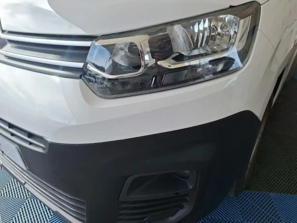 Usado Citroën e-Berlingo 102 CV (75 kW) 2022 Blanco Monovolumen