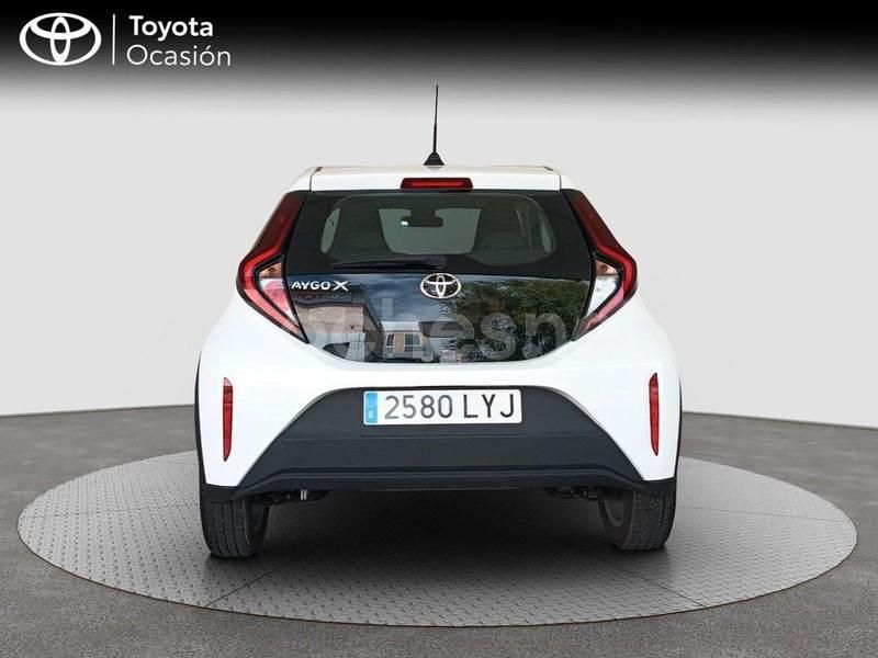 Usado Toyota Aygo X Play 72 CV (52 kW) 2022 Blanco SUV