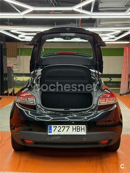 Usado Renault Mégane Dynamique 110 CV (80 kW) 2011 Negro Berlina
