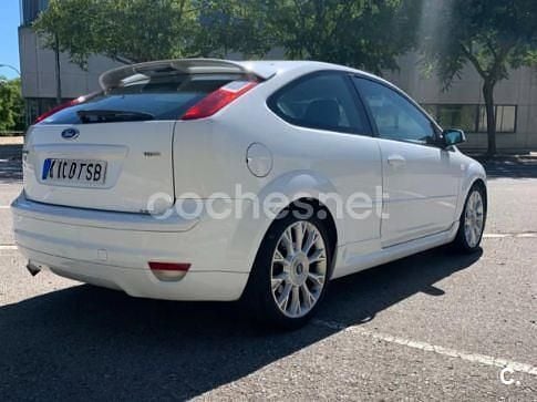 Usado Ford Focus S 136 CV (100 kW) 2007 Blanco Berlina