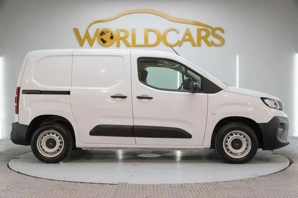 Usado Peugeot Partner 101 CV (74 kW) 2024 Blanco Monovolumen