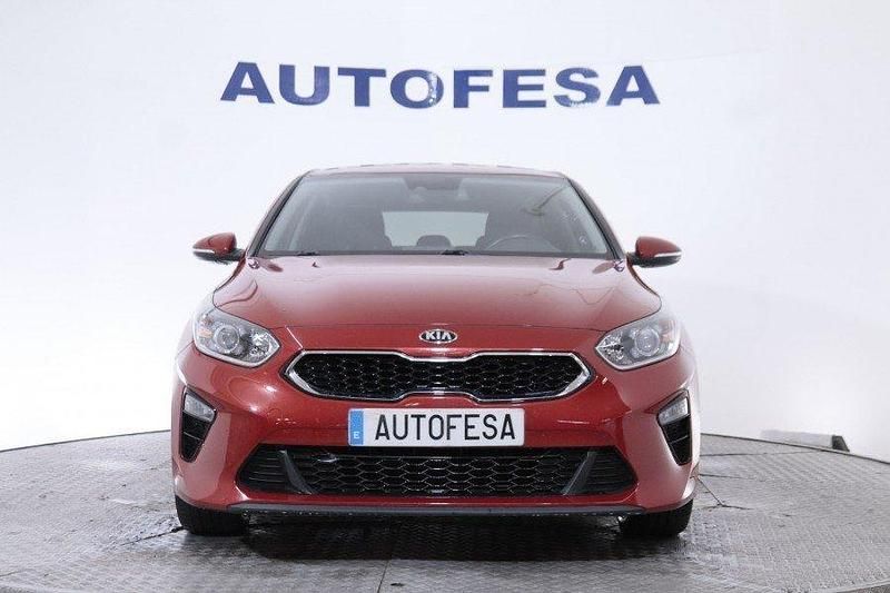 Usado Kia Ceed GT GT-Line 115 HP (84 kW) 2019 Vermelho Citadino