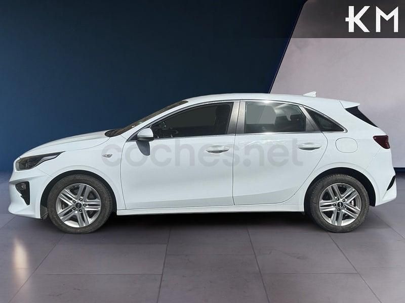 Usado Kia Ceed 120 CV (88 kW) 2021 Blanco Utilitario