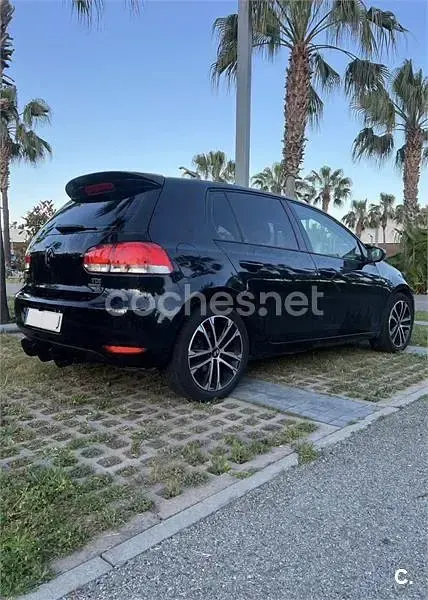 Usado VW Golf VI 105 CV (77 kW) 2011 Negro Utilitario