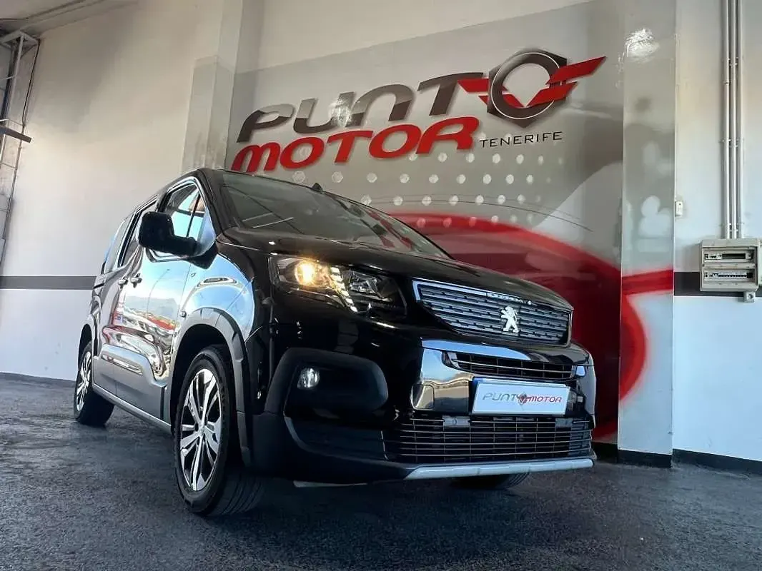 Usado Peugeot Rifter GTi 131 CV (96 kW) 2023 Negro Monovolumen