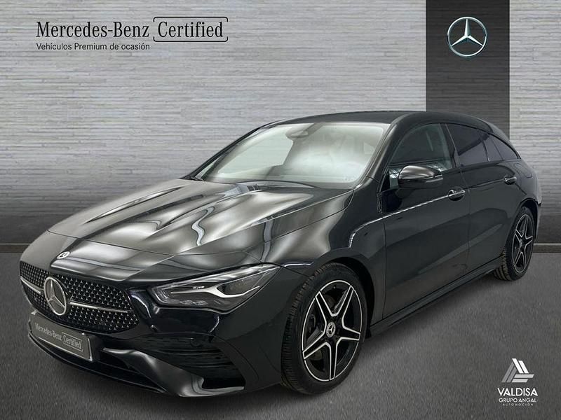 Usado Mercedes CLA220 Shooting Brake AMG line 190 CV (139 kW) 2025 Negro Familiar