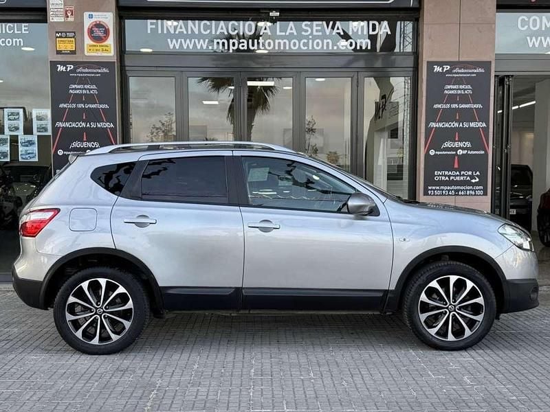 Usado Nissan Qashqai Tekna 117 CV (86 kW) 2012 Plateado SUV
