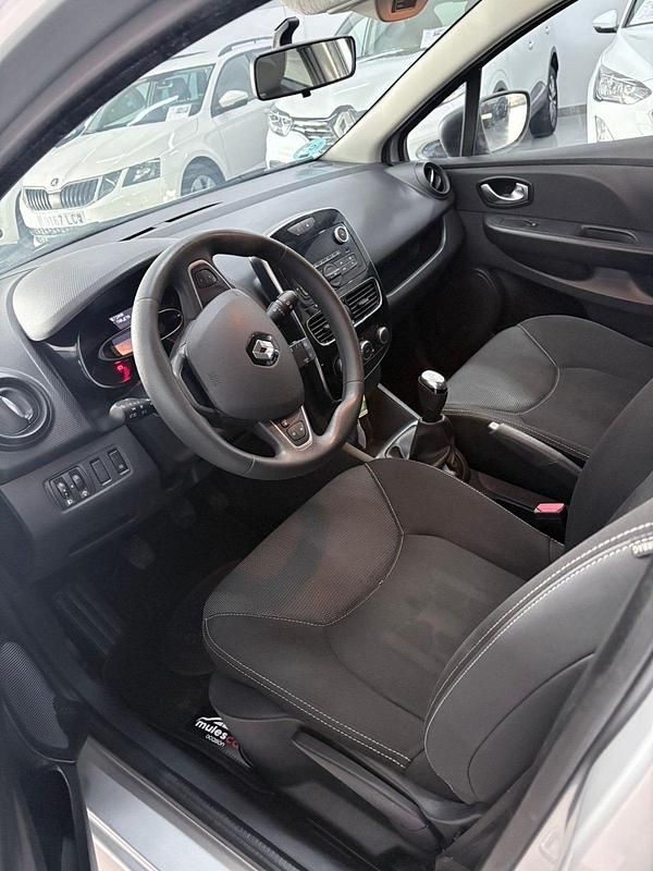 Usado Renault Clio IV Business 75 CV (55 kW) 2019 Plata Berlina