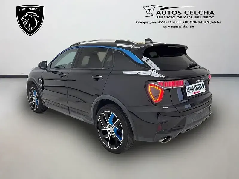 Usado Lynk & Co 01 261 CV (191 kW) 2023 Negro SUV