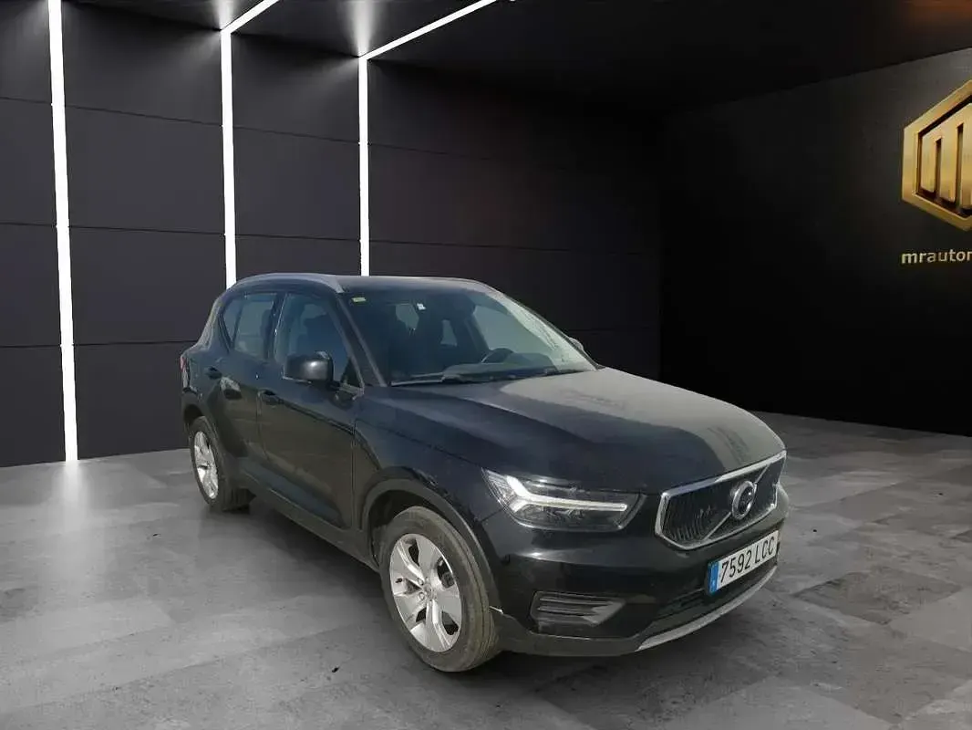 Usado Volvo XC40 Momentum 190 CV (139 kW) 2019 Negro SUV