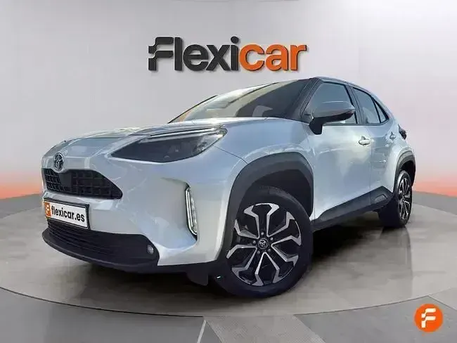 Usado Toyota Yaris Hybrid Active 116 CV (85 kW) 2024 Blanco