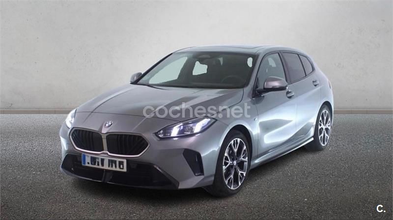 Usado BMW 120 Comfort Edition 163 CV (119 kW) 2025 Gris / plata Utilitario