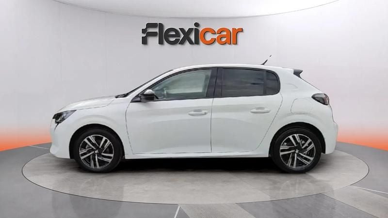 Usado Peugeot 208 Allure 101 CV (74 kW) 2023 Blanco Utilitario