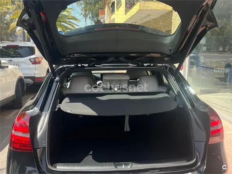 Usado Mercedes GLA200 136 CV (100 kW) 2019 Negro SUV