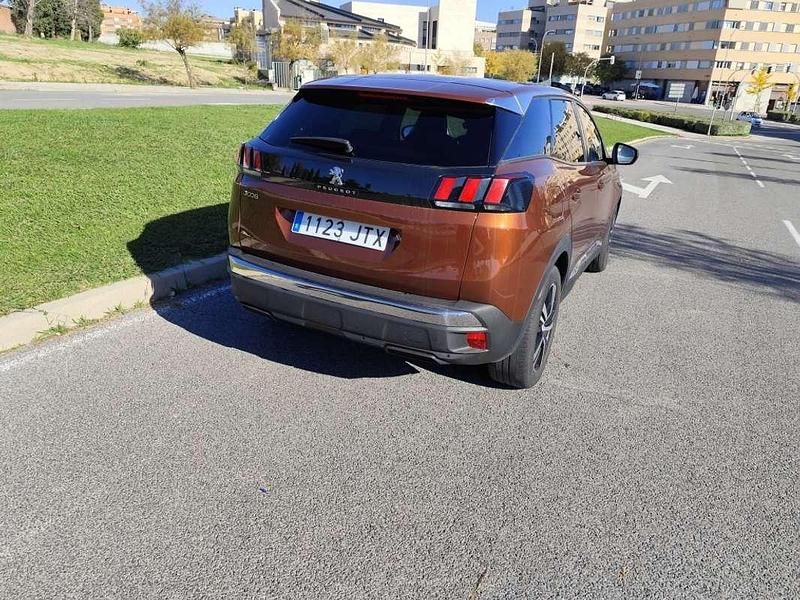 Usado Peugeot 3008 Allure 150 CV (110 kW) 2016 Naranja SUV
