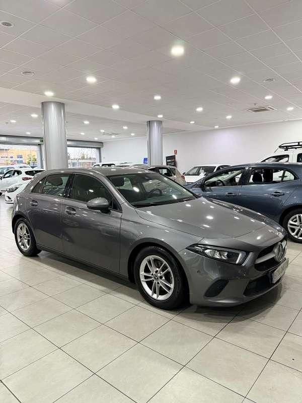 Gris Usado 2020 Mercedes A180 Utilitario | 21.490 € (Buen precio) - Imagen 1/4