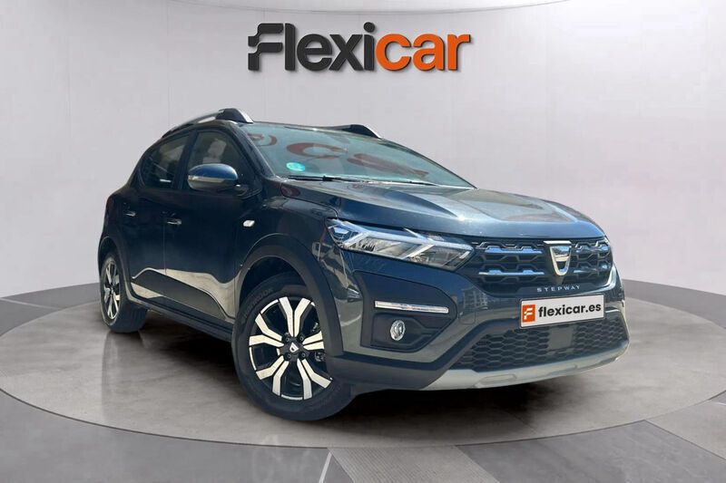 Gris Usado 2021 Dacia Sandero Essentiel Utilitario | 12.690 € - Imagen 1/4