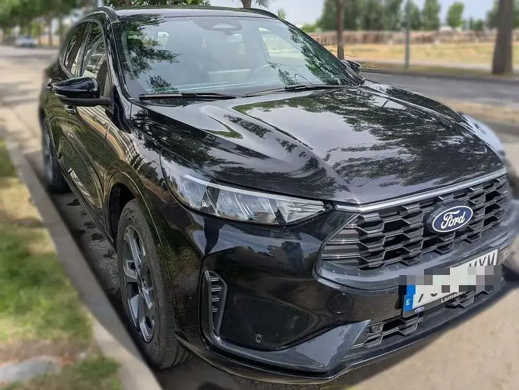 Usado Ford Kuga ST-Line 243 CV (178 kW) 2025 Negro SUV