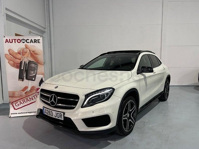 Usado Mercedes GLA220 AMG line 170 CV (125 kW) 2015 Blanco SUV